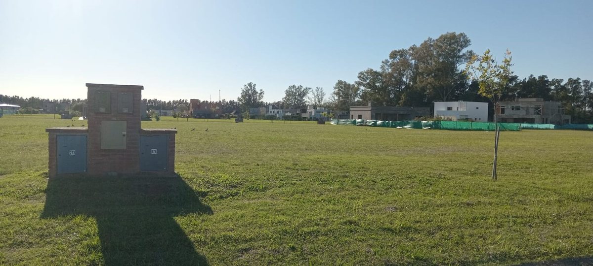 LOTE VENTA/PERMUTA Z/CAMPANA 1000 M2 BARRIO MONET