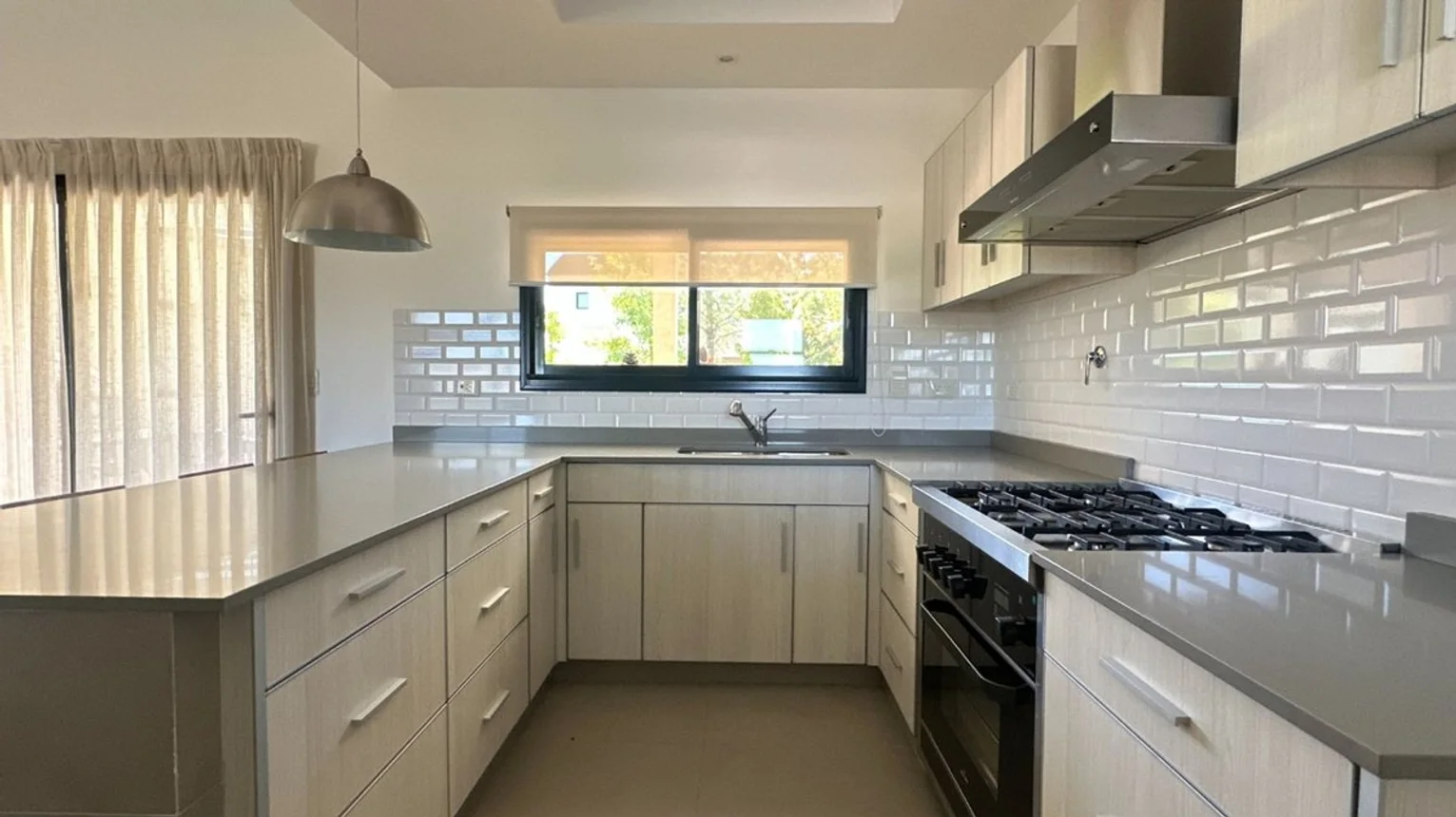 Casa de 4 ambientes en venta en Tristán Suárez, Blas Parera 2900, foto 5