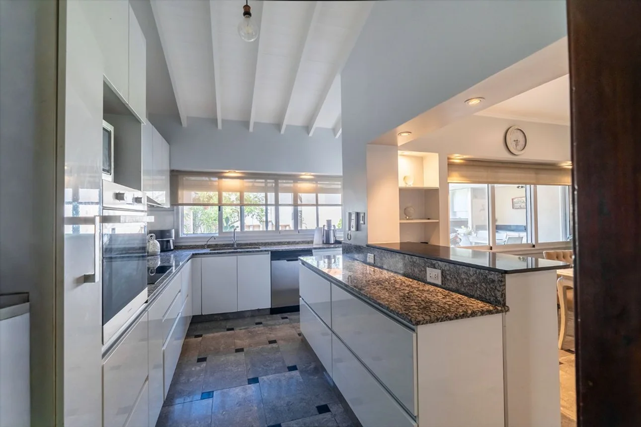 Casa en venta en Wilde, foto 2