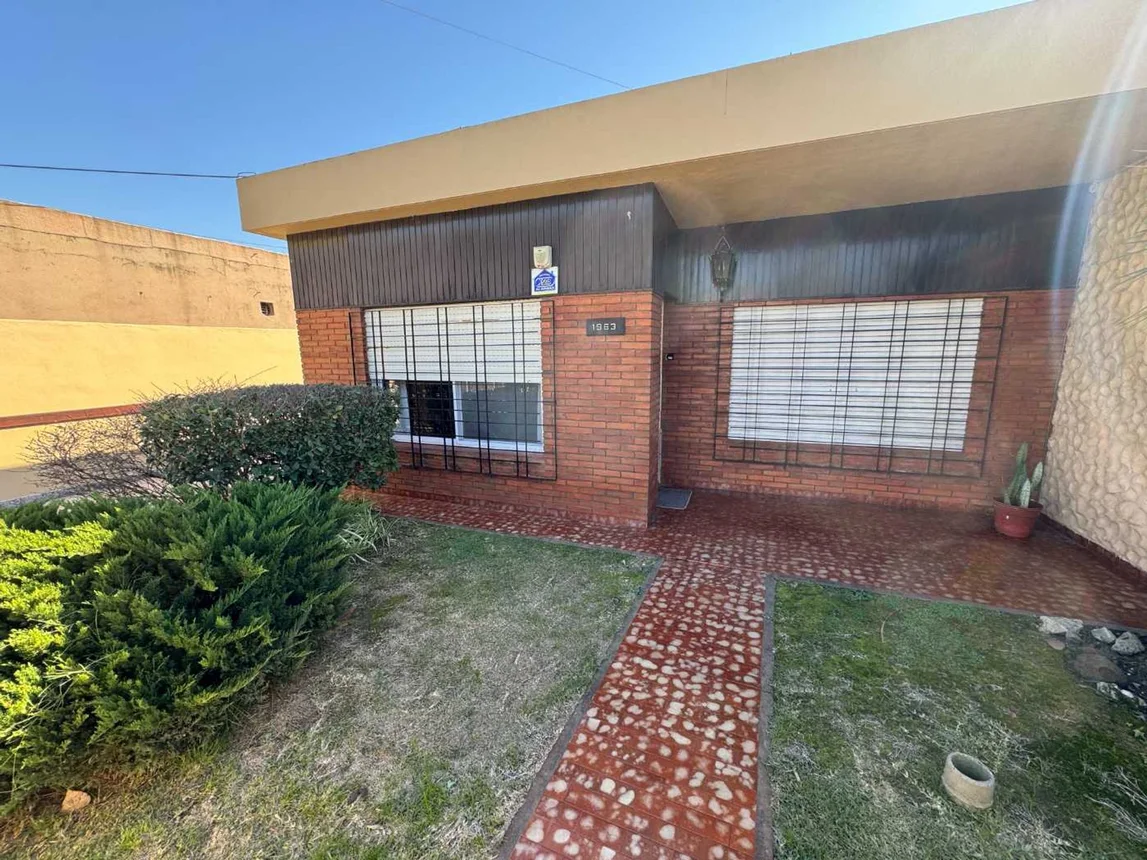 Casa en venta en Llavallol, foto 3