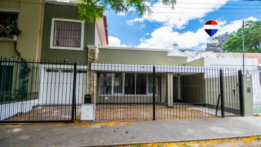 CASA EN ALQUILER ESTUDIO COCHERA TRES CERRITOS