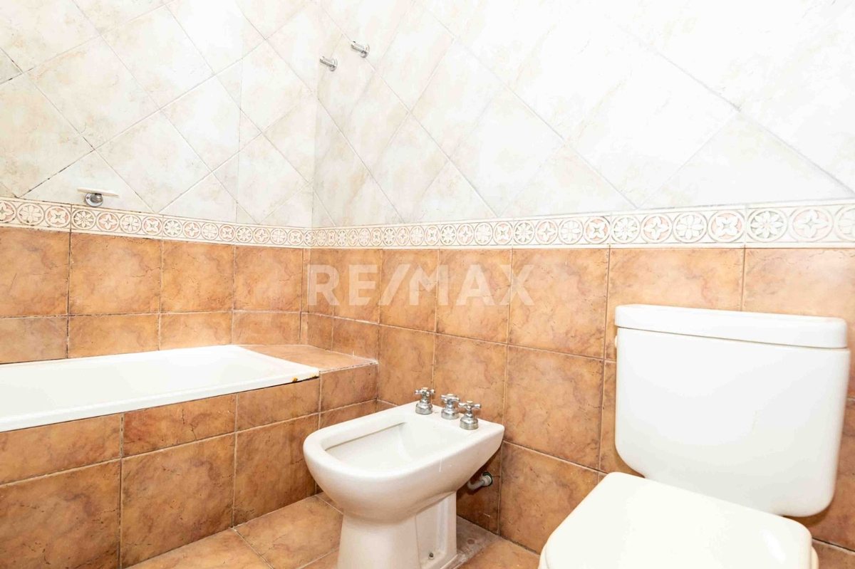 CASA EN ALQUILER ESTUDIO COCHERA TRES CERRITOS - foto 14
