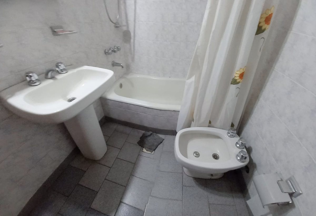 Foto 9 — VENTA CASA MULTIFAMILIAR CON PATIO, SAN JUSTO