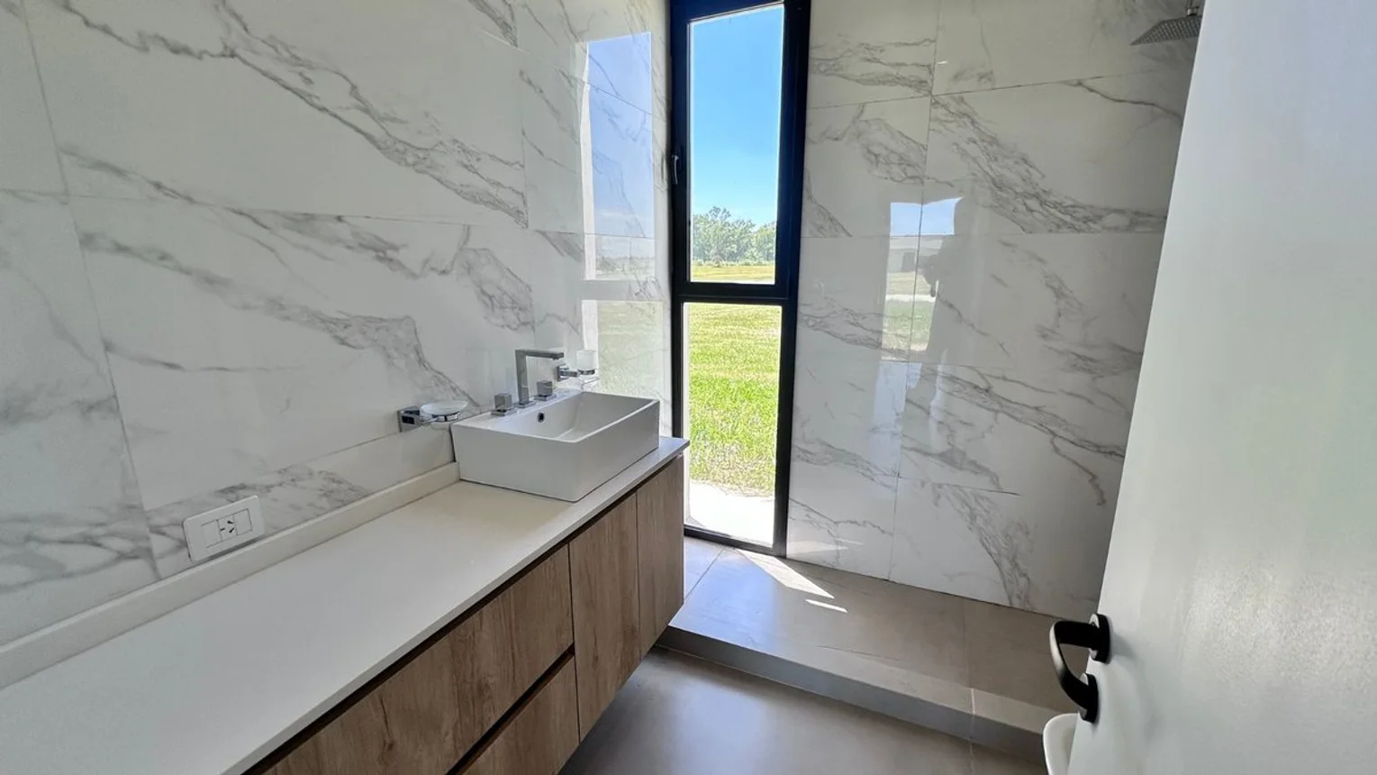 Casa de 5 ambientes en venta en Ezeiza, Av Pereda 0 0, foto 5