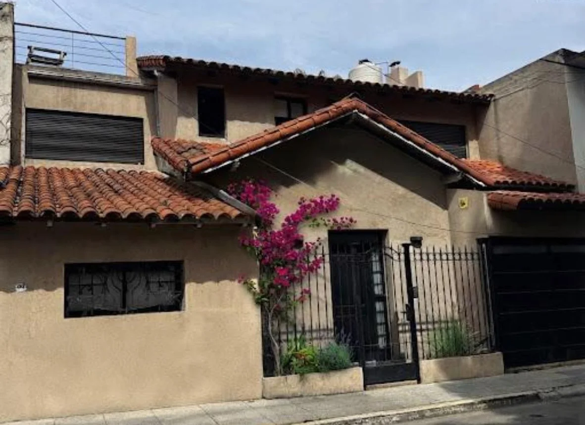 Casa en venta en Villa Sarmiento, Concejal Héctor Coucheiro 500