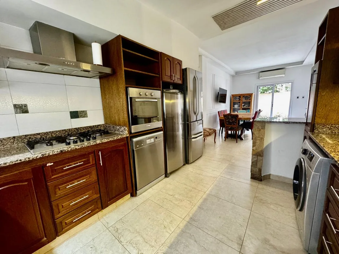 Casa de 6 ambientes en venta en Villa Sarmiento, Concejal Héctor Coucheiro 500, foto 4