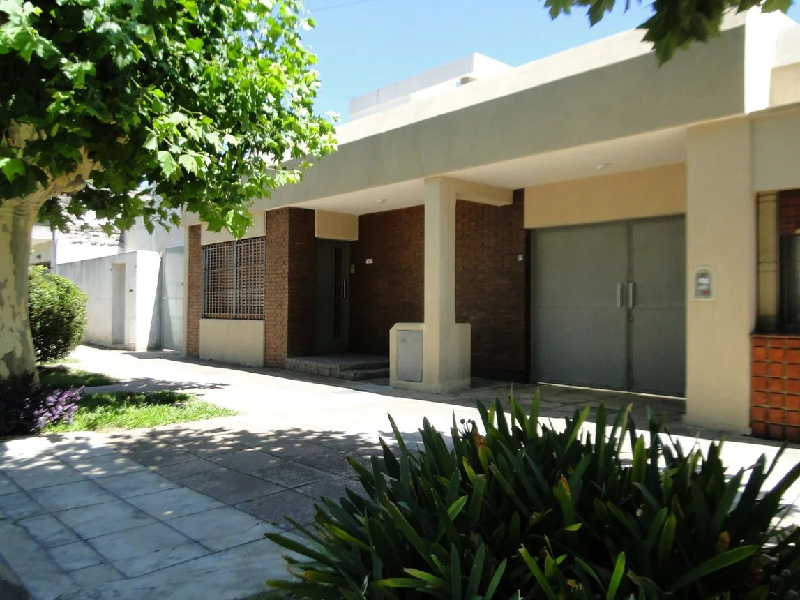 Casa en venta en Villa Sarmiento, foto 3