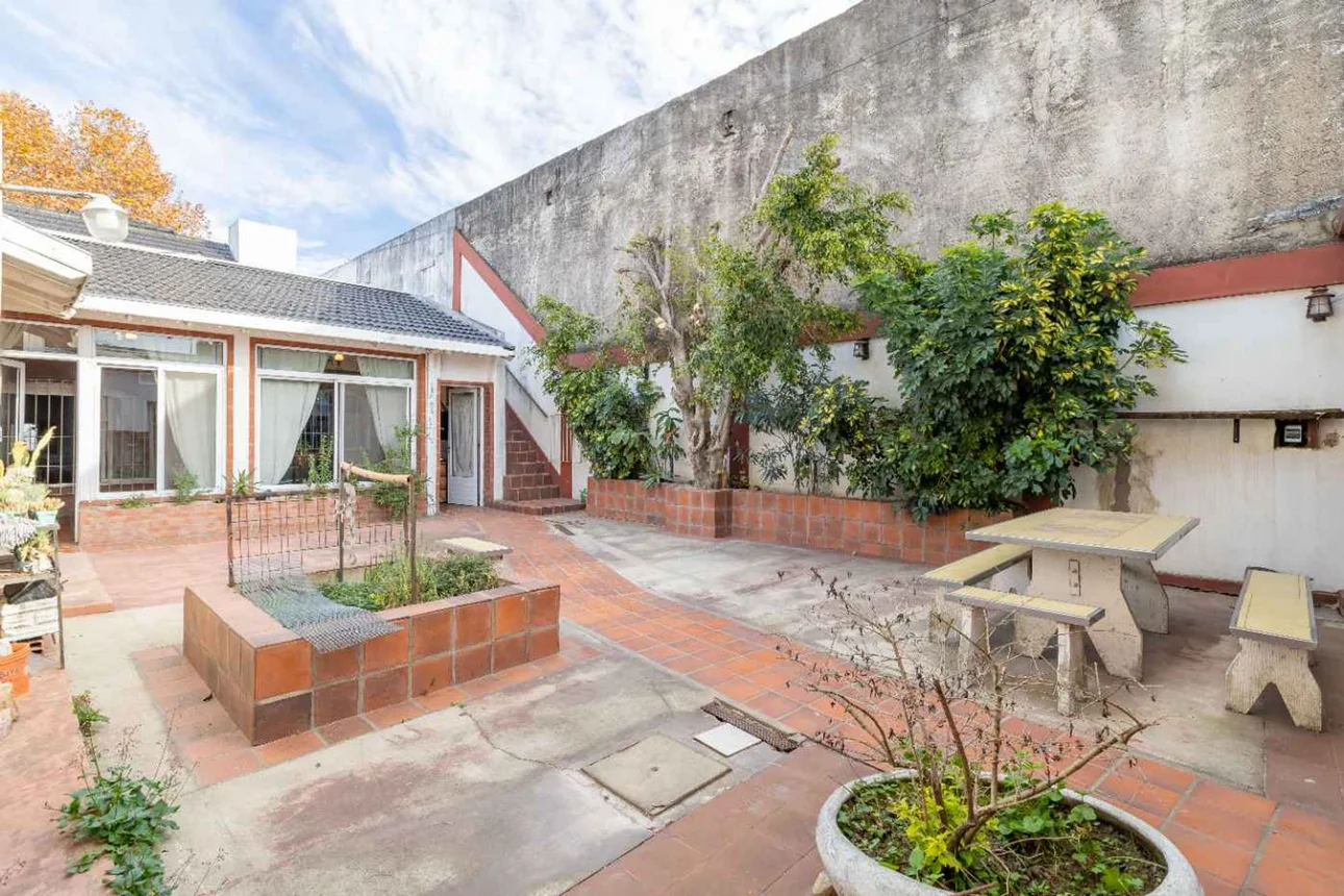 Casa en venta en Caseros, foto 2