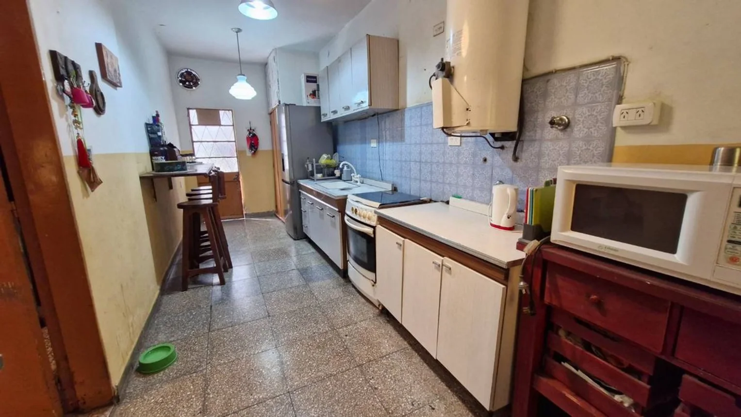 Casa tríplex en venta en Temperley, foto 3