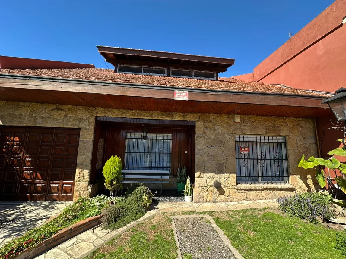 Casa de 4 ambientes en venta en Lomas de Zamora, El Churrinche 3900, foto 3