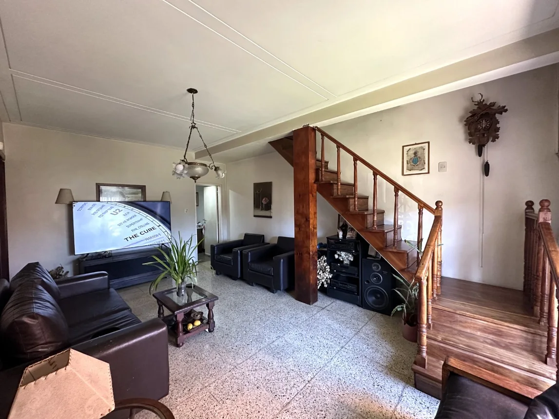 Casa de 4 ambientes en venta en Lomas de Zamora, El Churrinche 3900, foto 2
