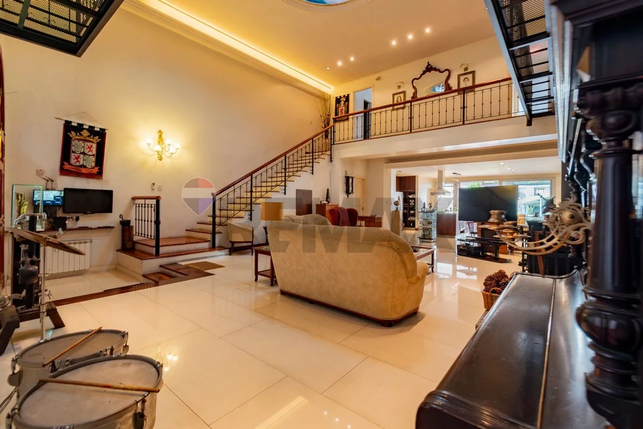 Casa de 4 ambientes en venta en Vélez Sarsfield, Avenida Rivadavia 8600, foto 3