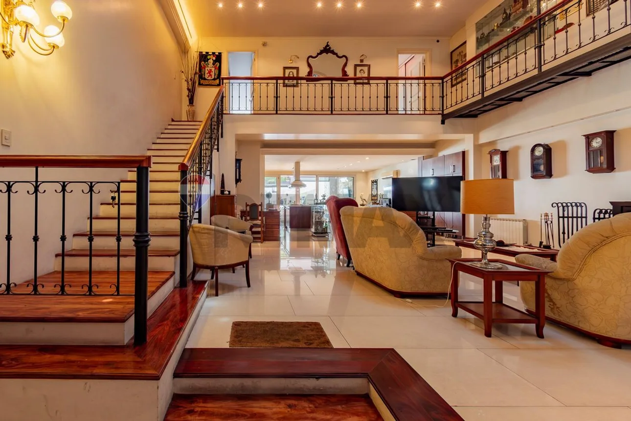 Casa de 4 ambientes en venta en Vélez Sarsfield, Avenida Rivadavia 8600, foto 2