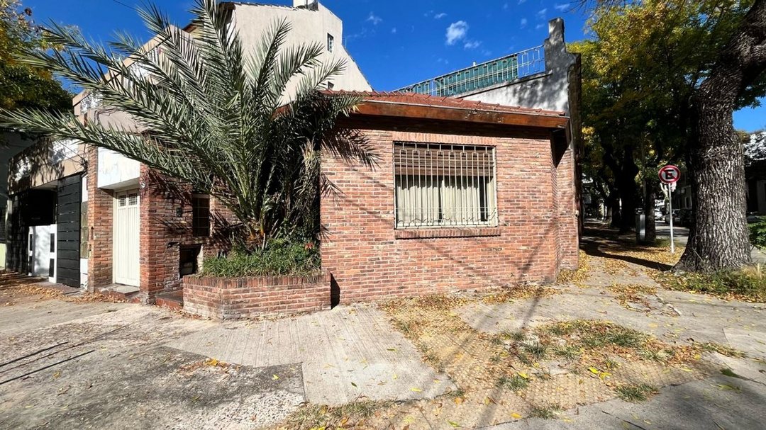 VENTA CASA LOTE PROPIO A REFACCIONAR VILLA URQUIZA
