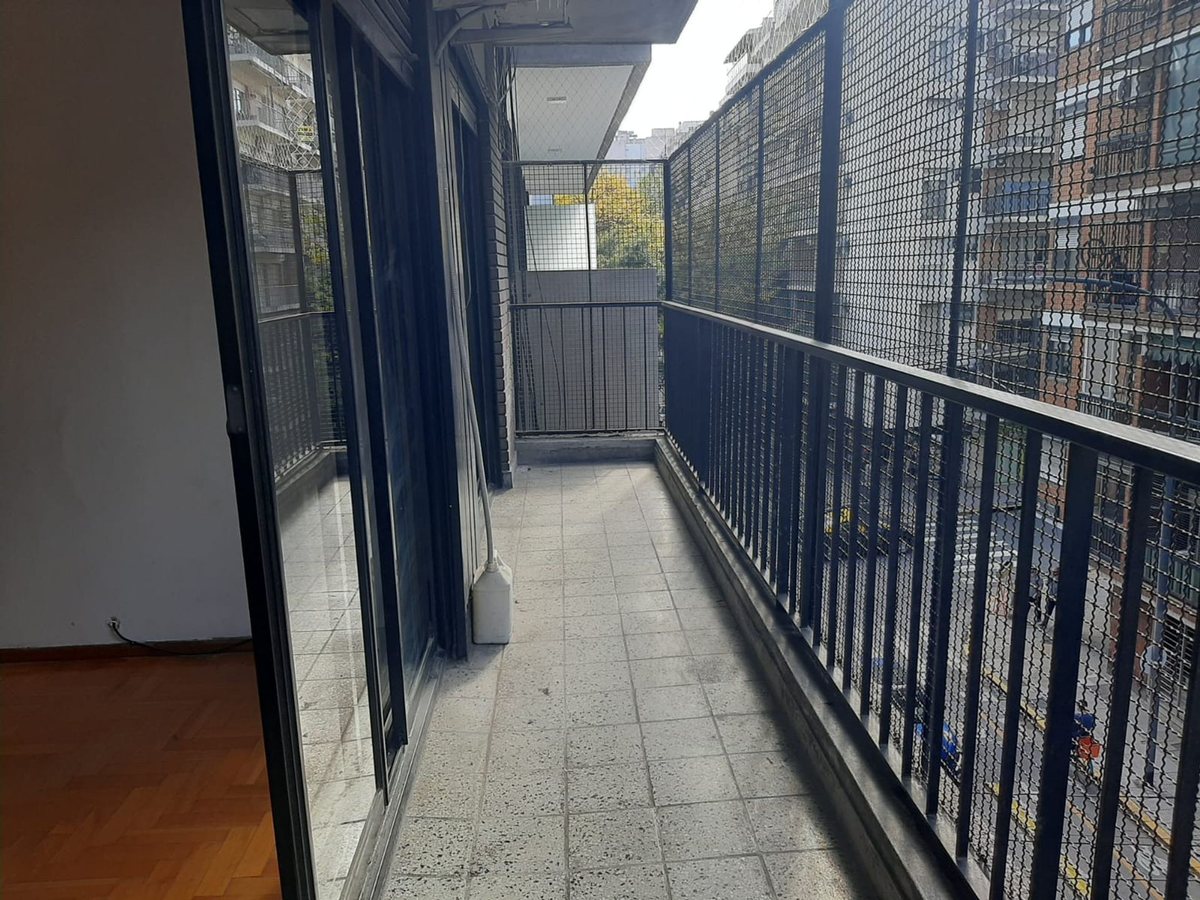 Foto 4 — Alquiler tres ambientes al frente con balcón
