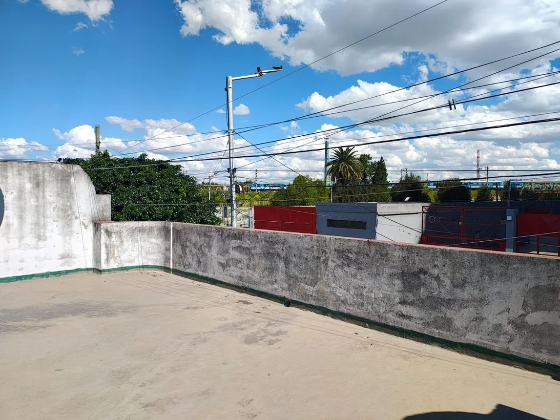 Casa de 6 ambientes en venta en Avellaneda, Ricardo Enrique Bochini 900, foto 3