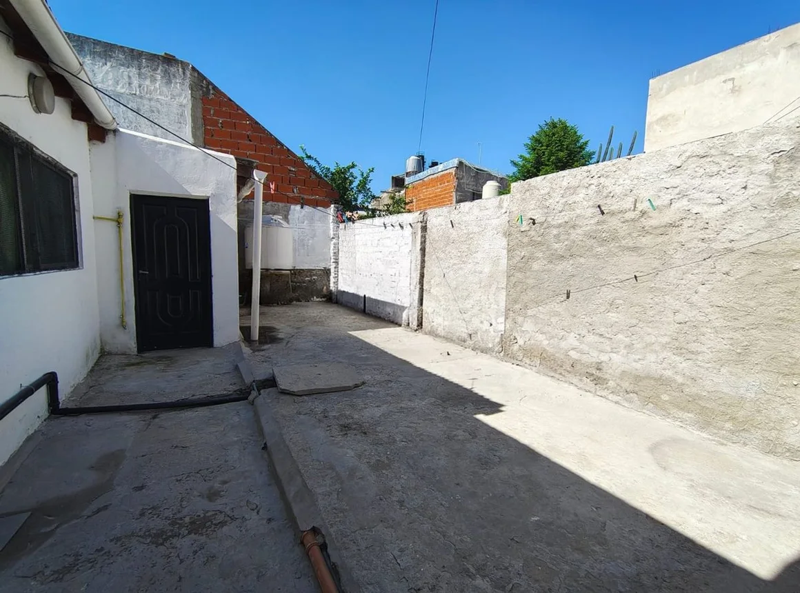 Casa de 6 ambientes en venta en Avellaneda, Ricardo Enrique Bochini 900, foto 2