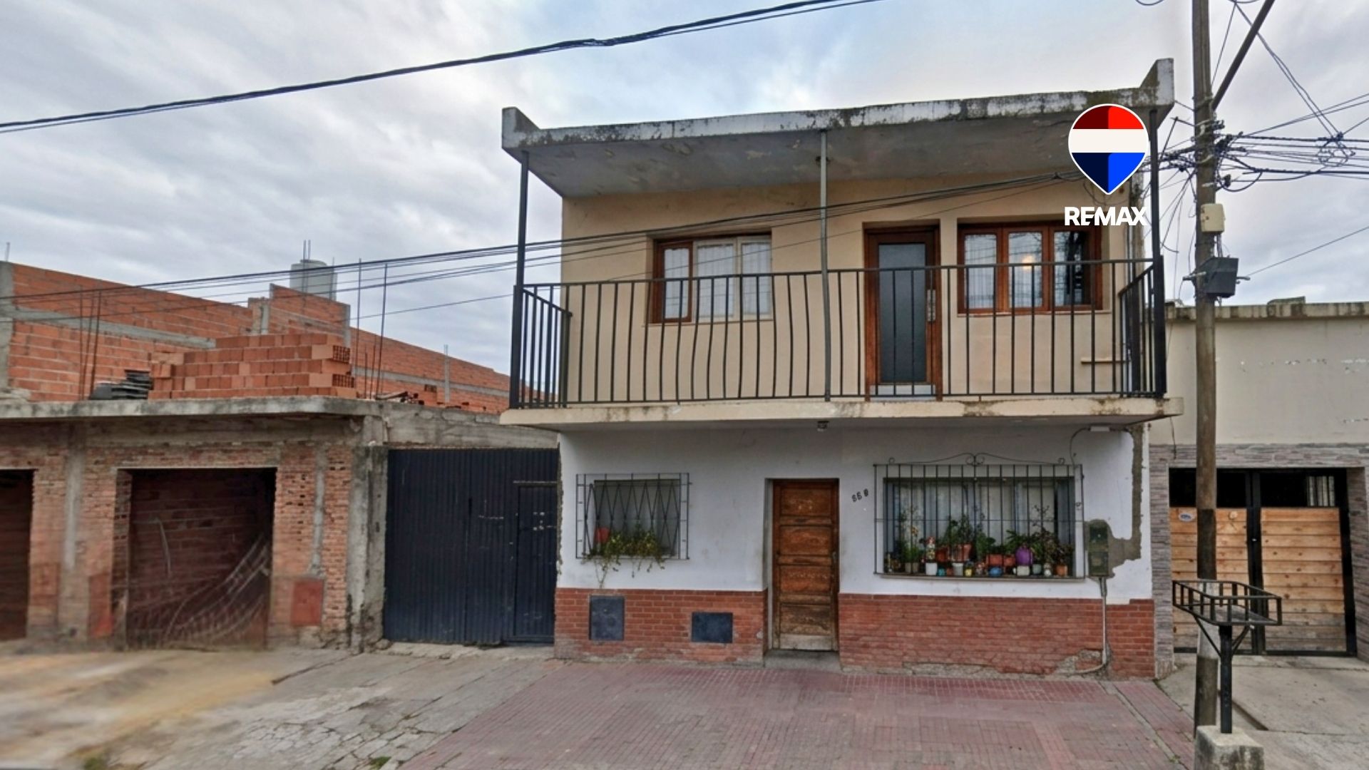 CASA EN VENTA A RECICLAR MACROCENTRO - foto 1