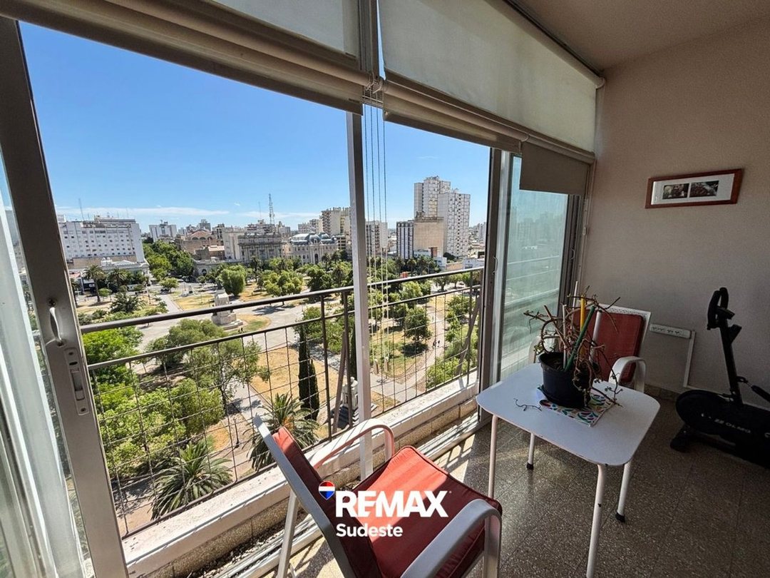 Venta Departamento 2 Dormitorios + 1 de Servicio