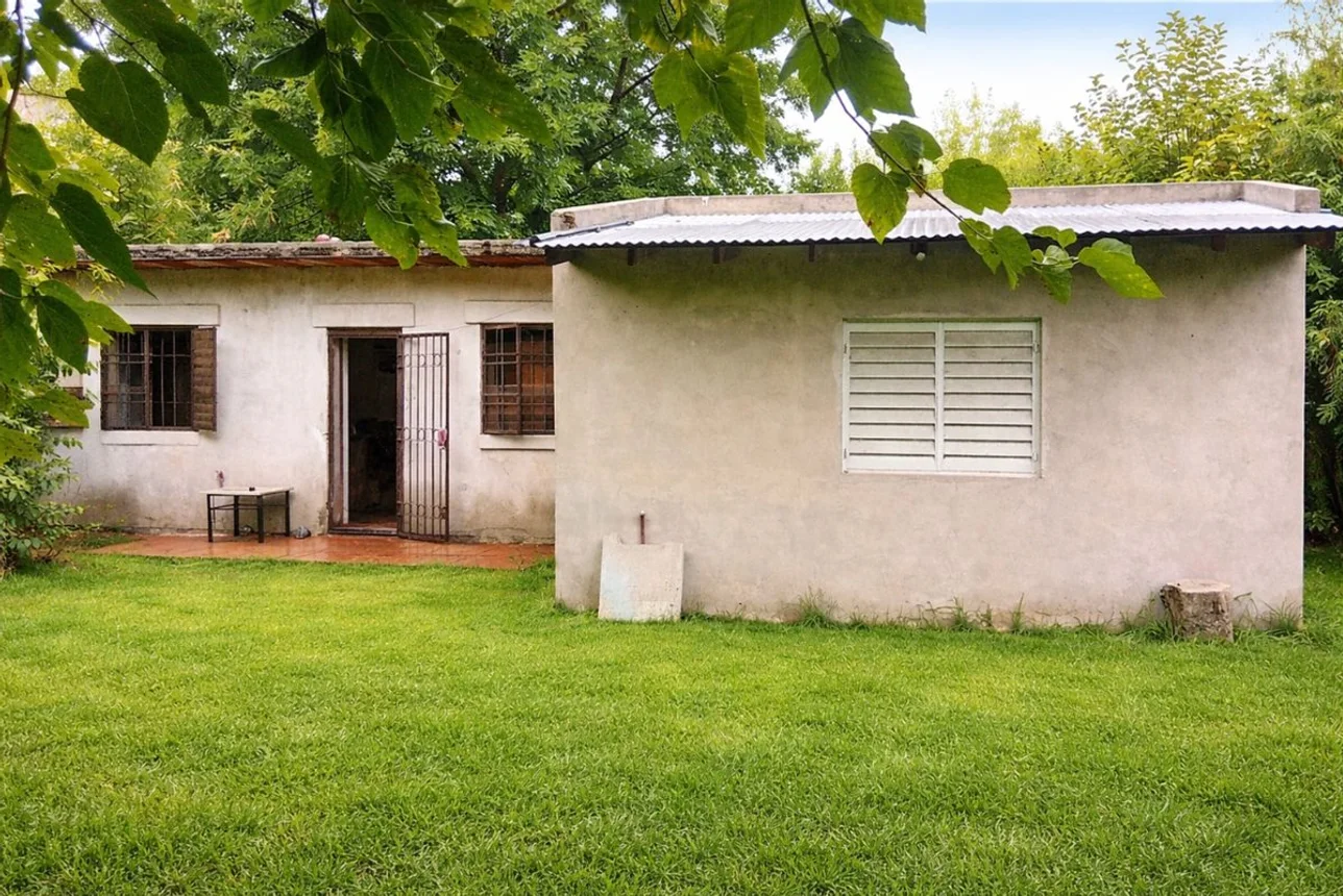 Casa de 3 ambientes en venta en General Rodríguez, Las Encinas y Chazarreta 0