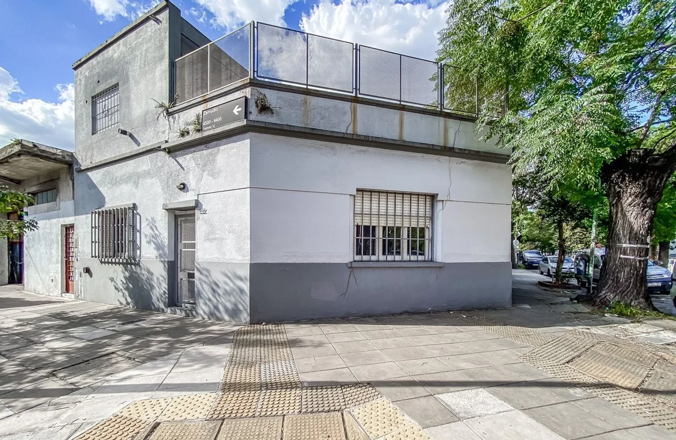 Casa de 4 ambientes en venta en Villa Pueyrredón, Zamudio 4400
