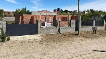 LOTE + CASA A FINALIZAR  - B° Bella Vista Oeste