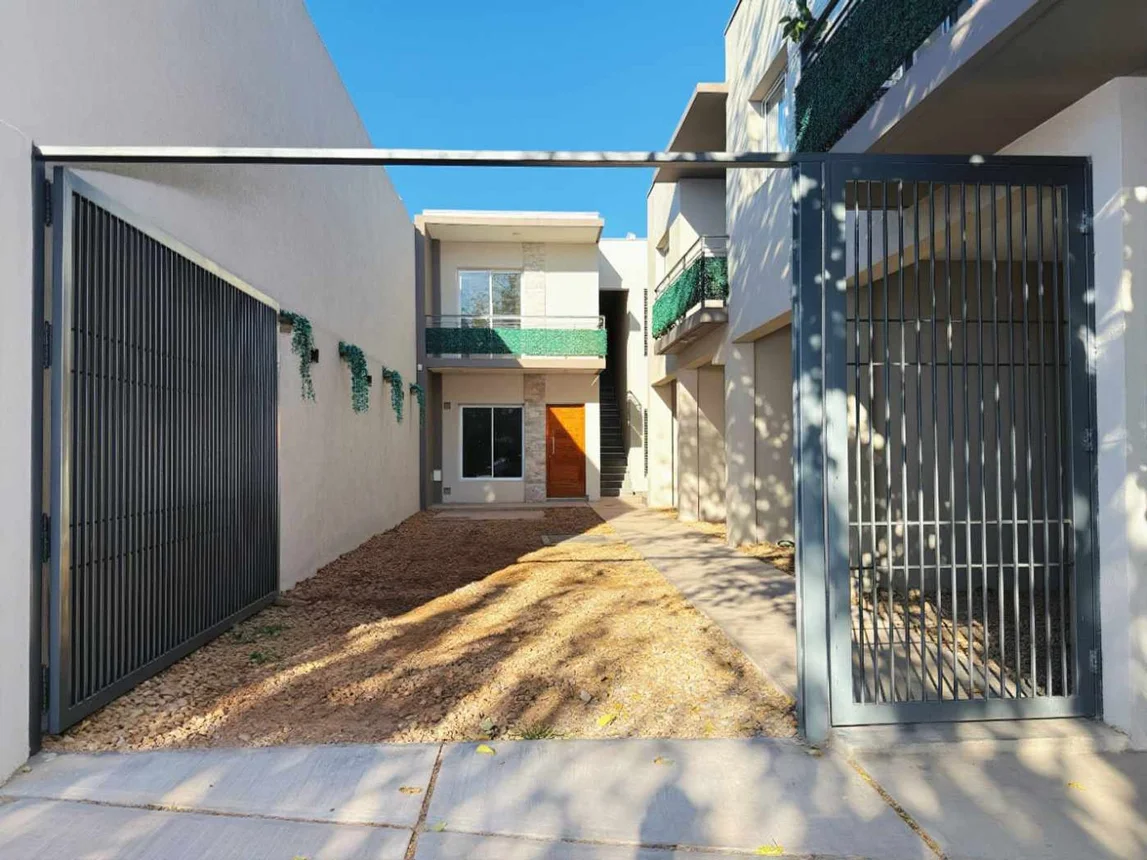 Dúplex de 3 ambientes en venta en Guaymallén, Tirasso 2300, foto 2