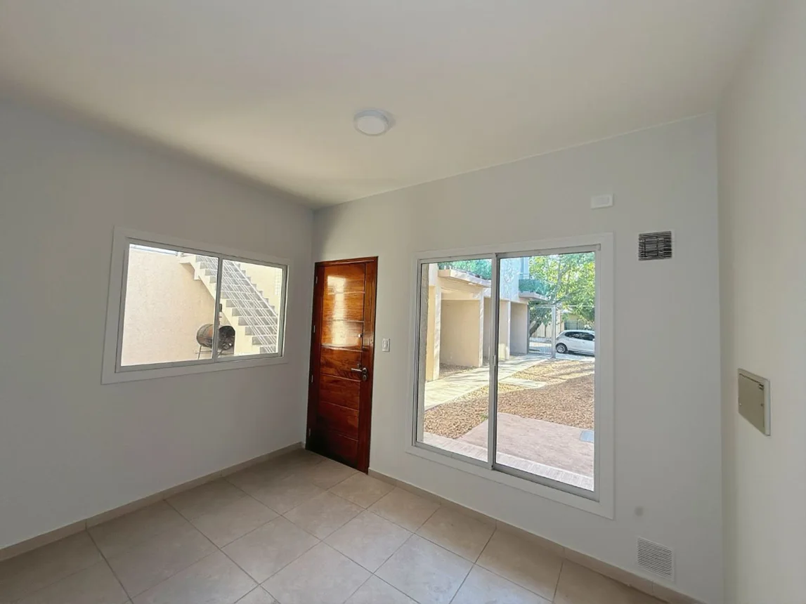 Dúplex de 3 ambientes en venta en Guaymallén, Tirasso 2300, foto 3