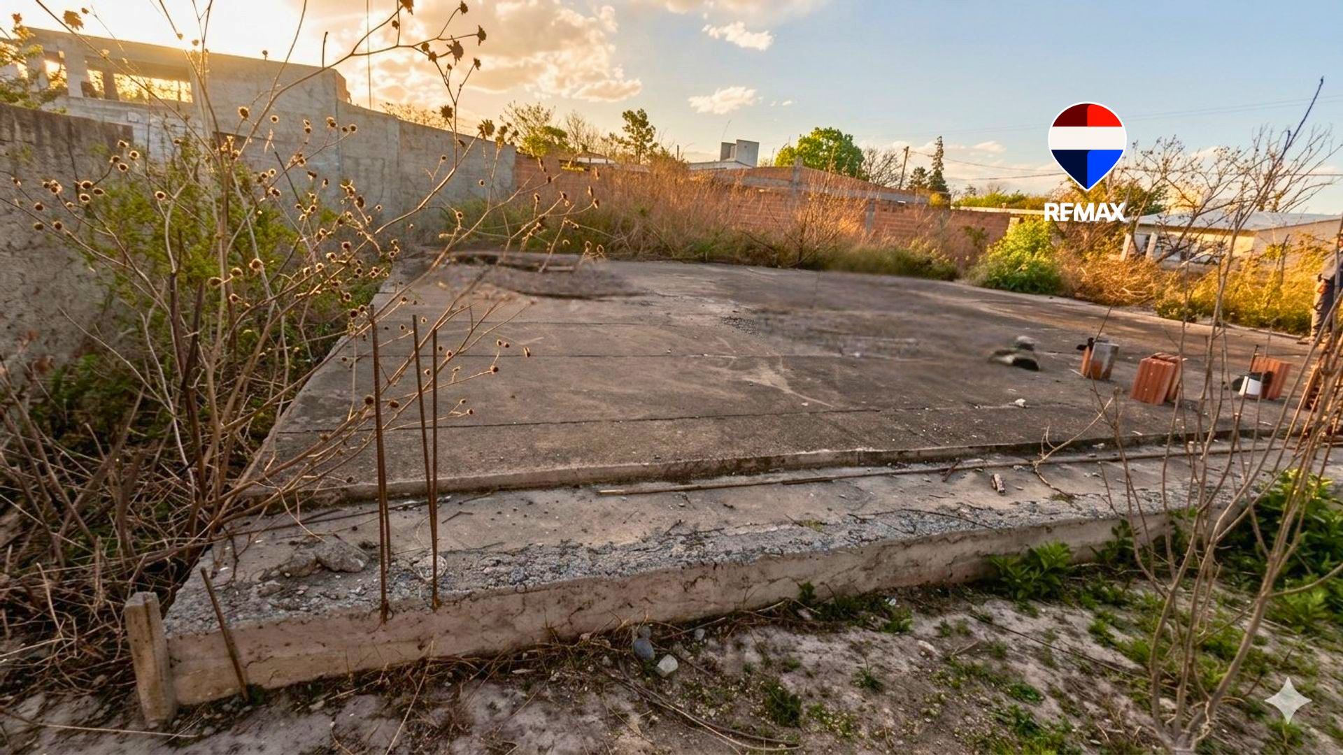 TERRENO CON CIMIENTOS Y CÁMARA SÉPTICA, CERRILLOS - foto 1