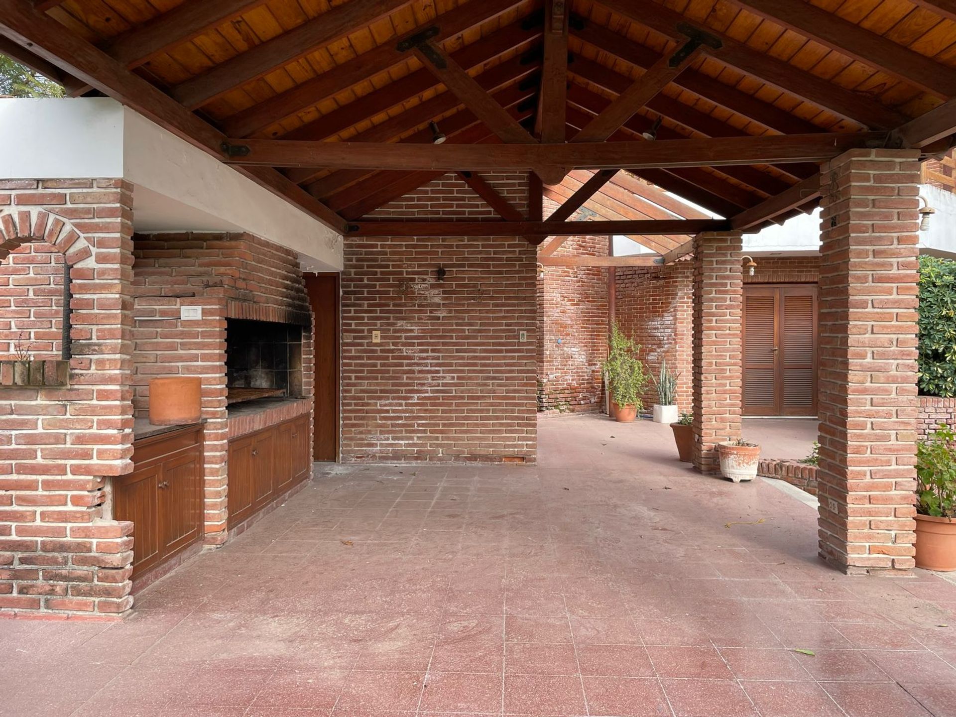 Foto 18 — VENTA CASA EN EL CENTRO DE FUNES PILETA Y JARDIN