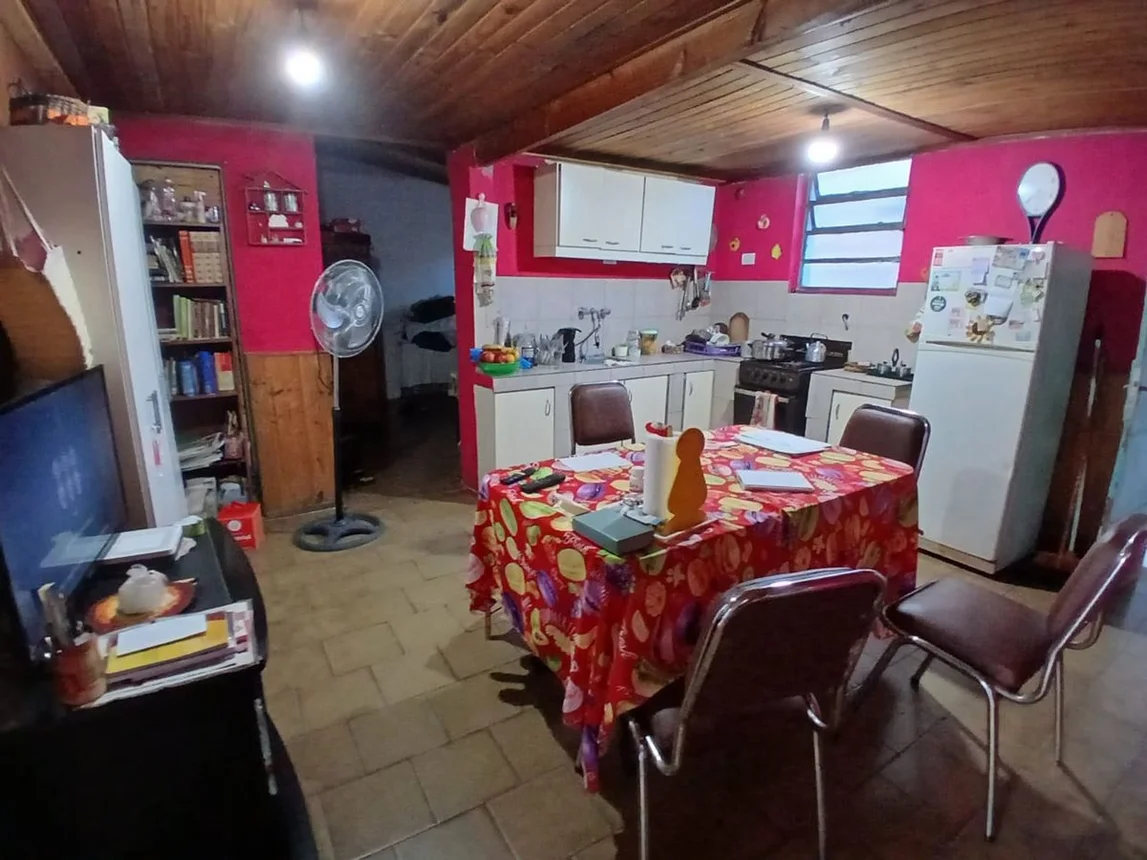 Casa de 3 ambientes en venta en Banfield, J. Darragueira 1500, foto 3