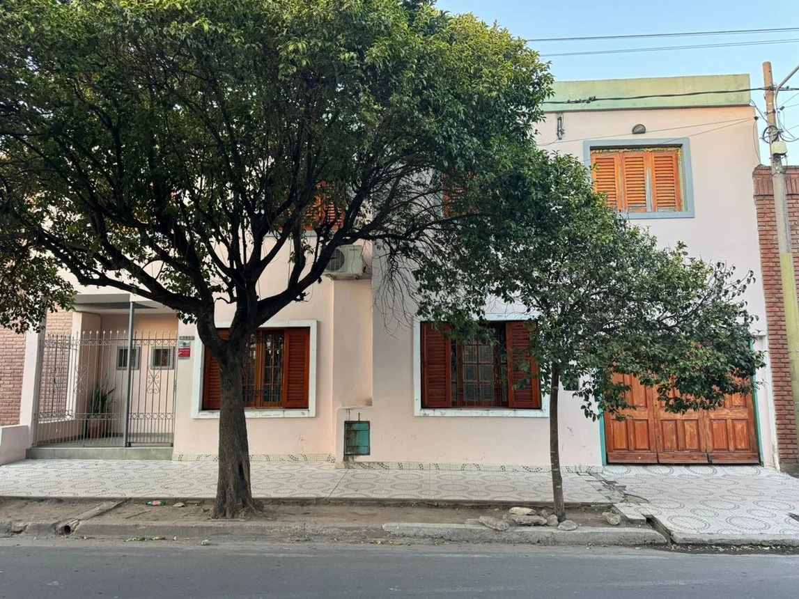 Venta casa 6 dormitorios b° centro america, foto 1