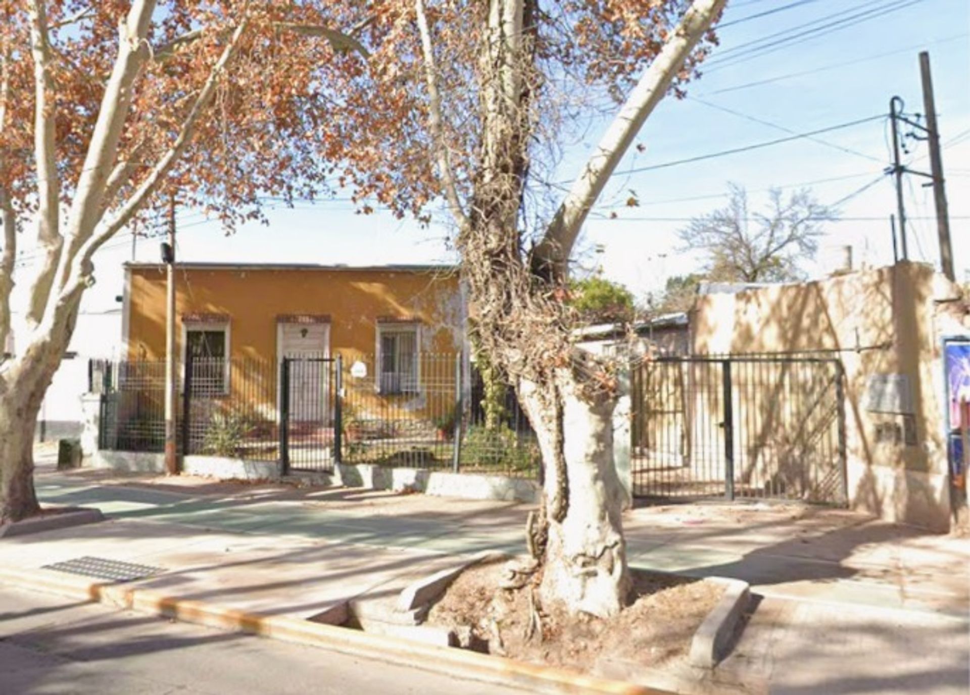CASA EN VENTA + DEPARTAMENTO