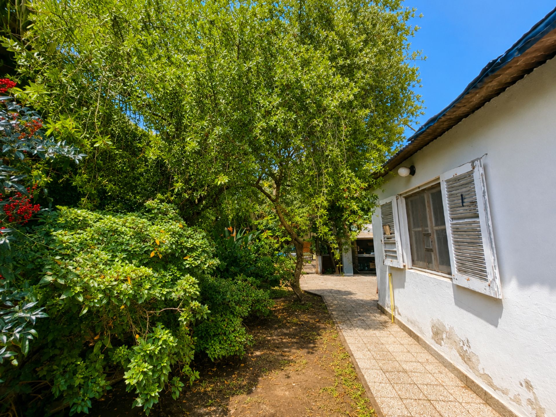 Foto 19 — VENTA CASA 3 AMB CON PARQUE  BERNAL OESTE