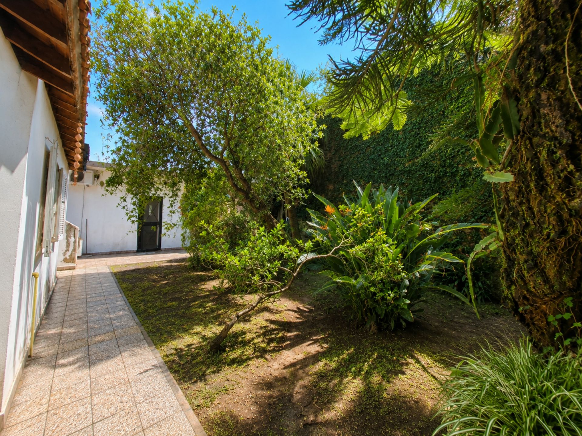 Foto 17 — VENTA CASA 3 AMB CON PARQUE  BERNAL OESTE
