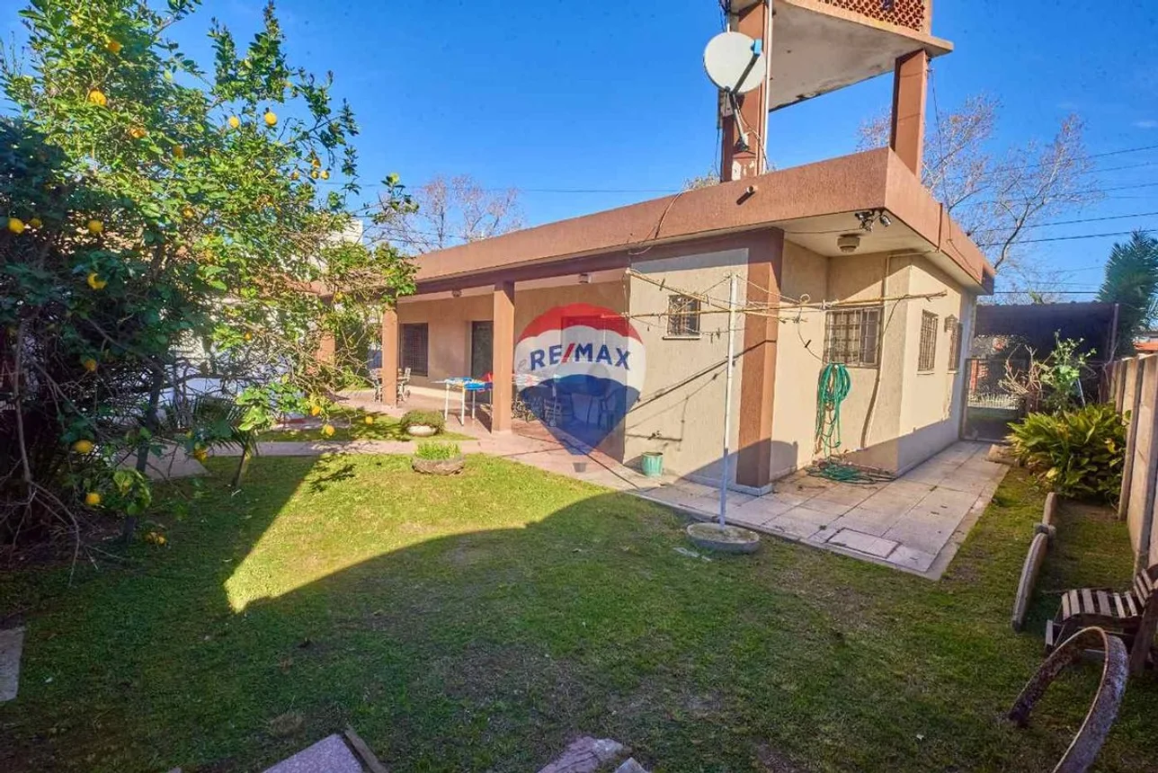 Casa de 5 ambientes en venta en Florencio Varela, Doctor Salvador Sallares Esquina Carriego 600
