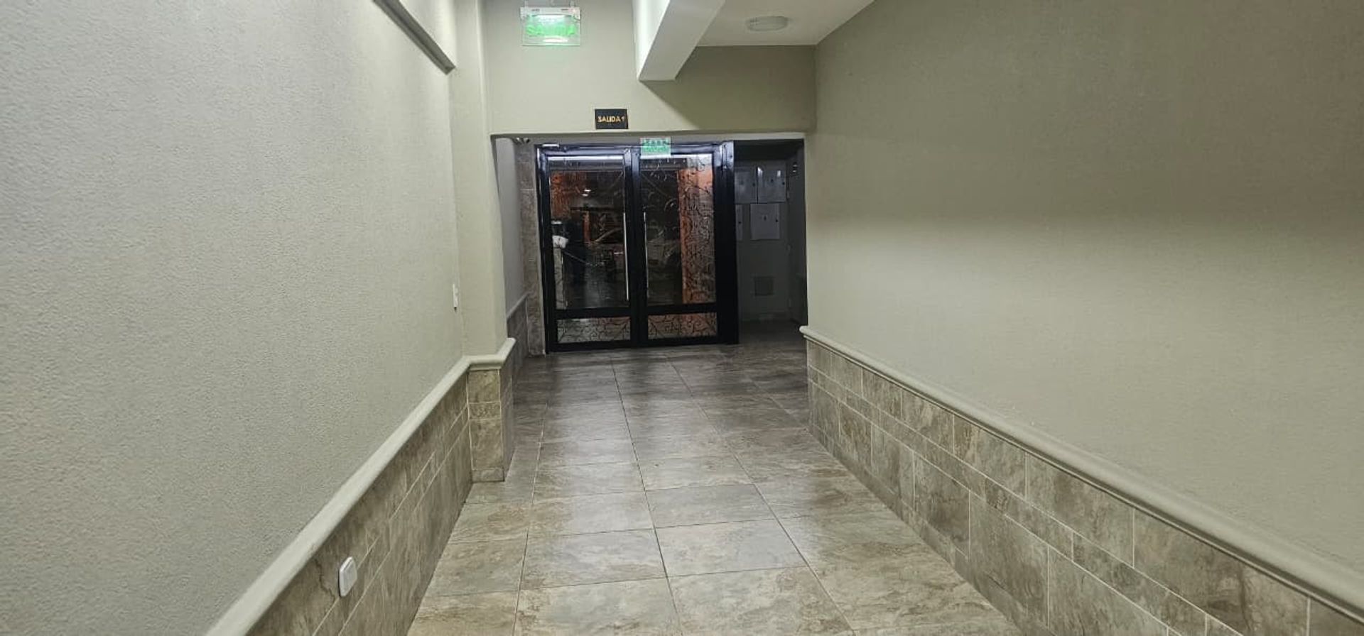 DEPARTAMENTO VENTA MACROCENTRO CON COCHERA 2 DORM - foto 4