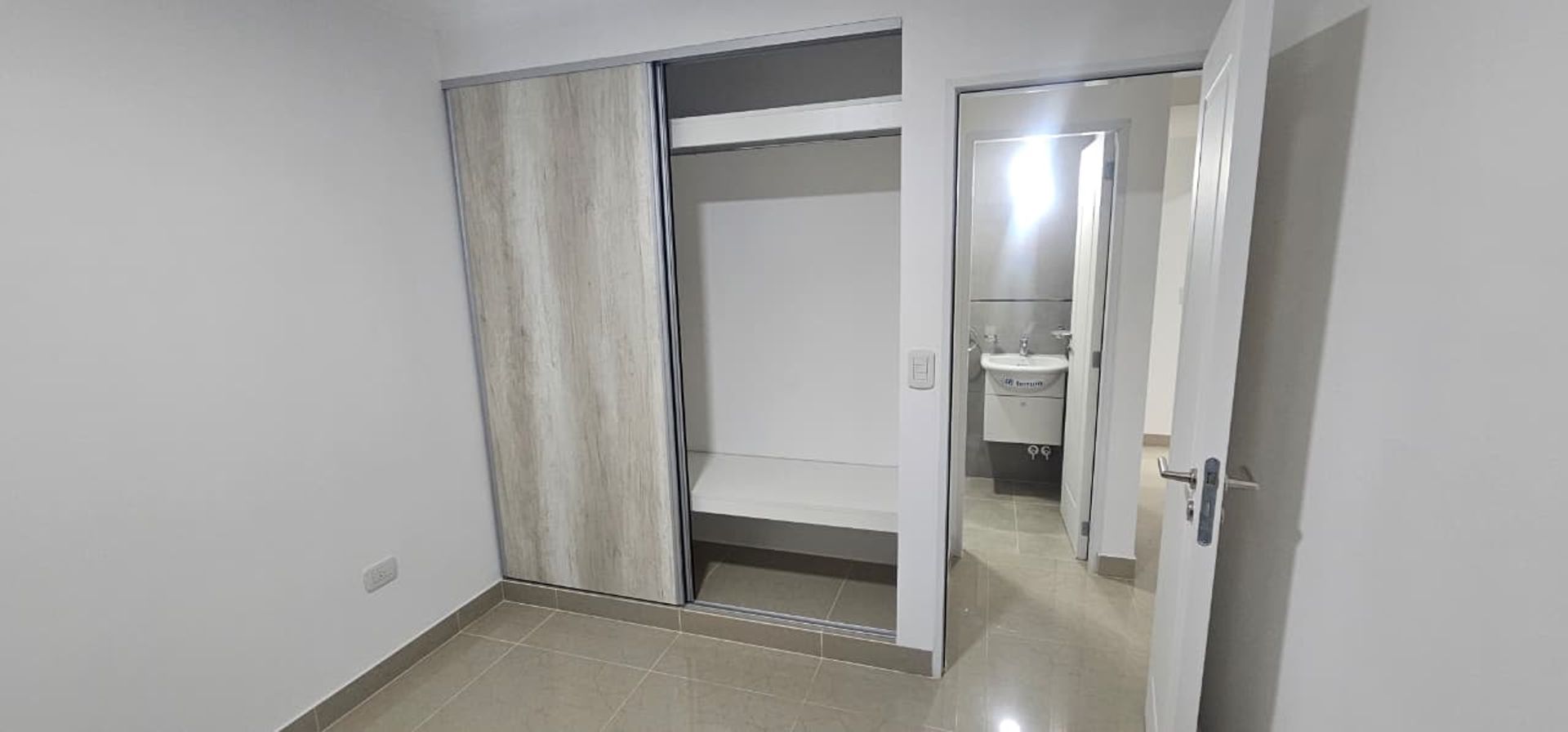 DEPARTAMENTO VENTA MACROCENTRO CON COCHERA 2 DORM - foto 9