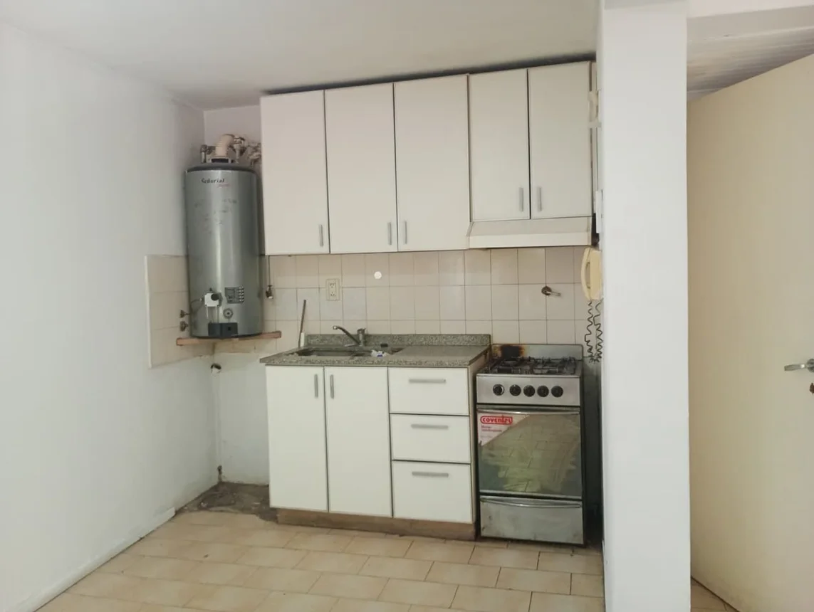 Departamento de 2 ambientes en venta en Mendoza, La Plata 0, foto 2