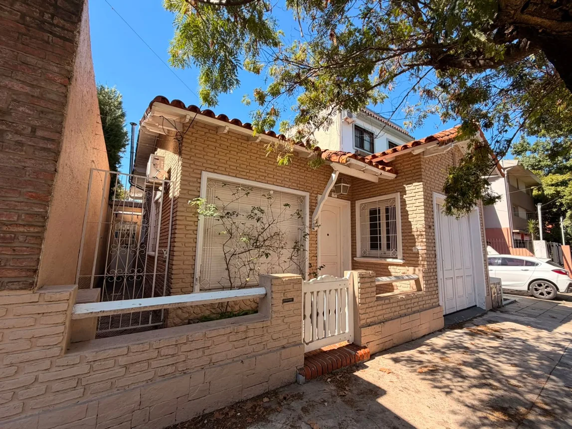 Casa de 4 ambientes en venta en San Isidro, Juan José Diaz 900