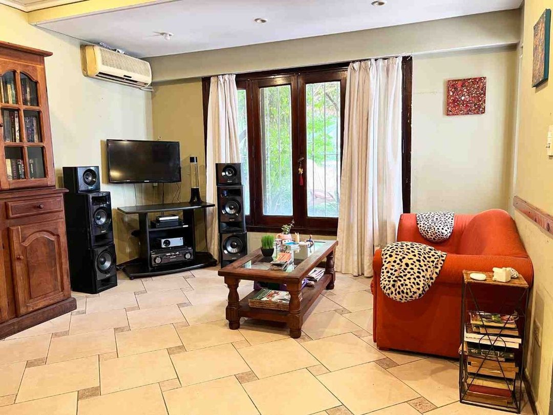 VENTA CASA 5 amb con pileta y cochera HURLINGHAM