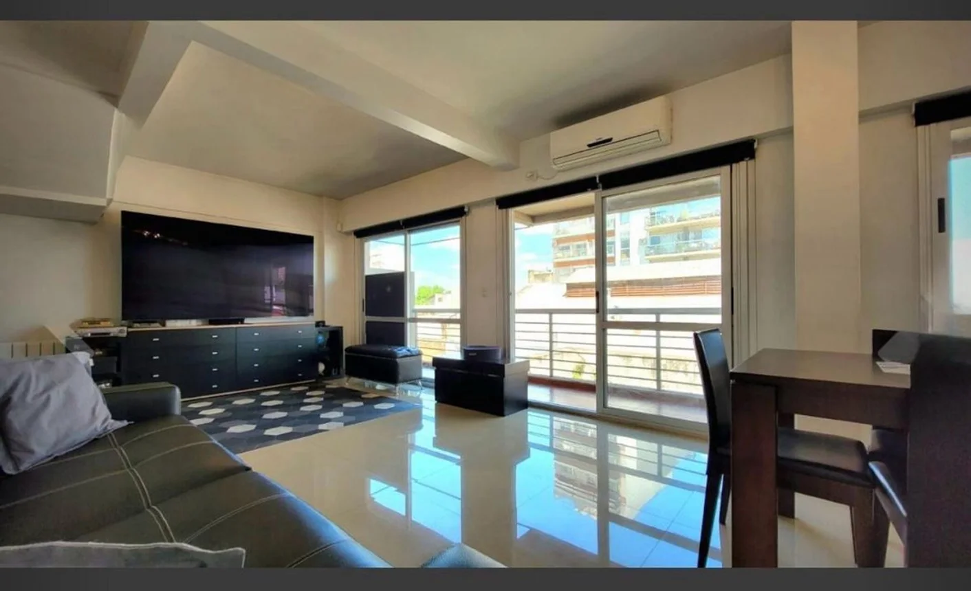 Venta dpto duplex de categoria 4 amb en flores, foto 2