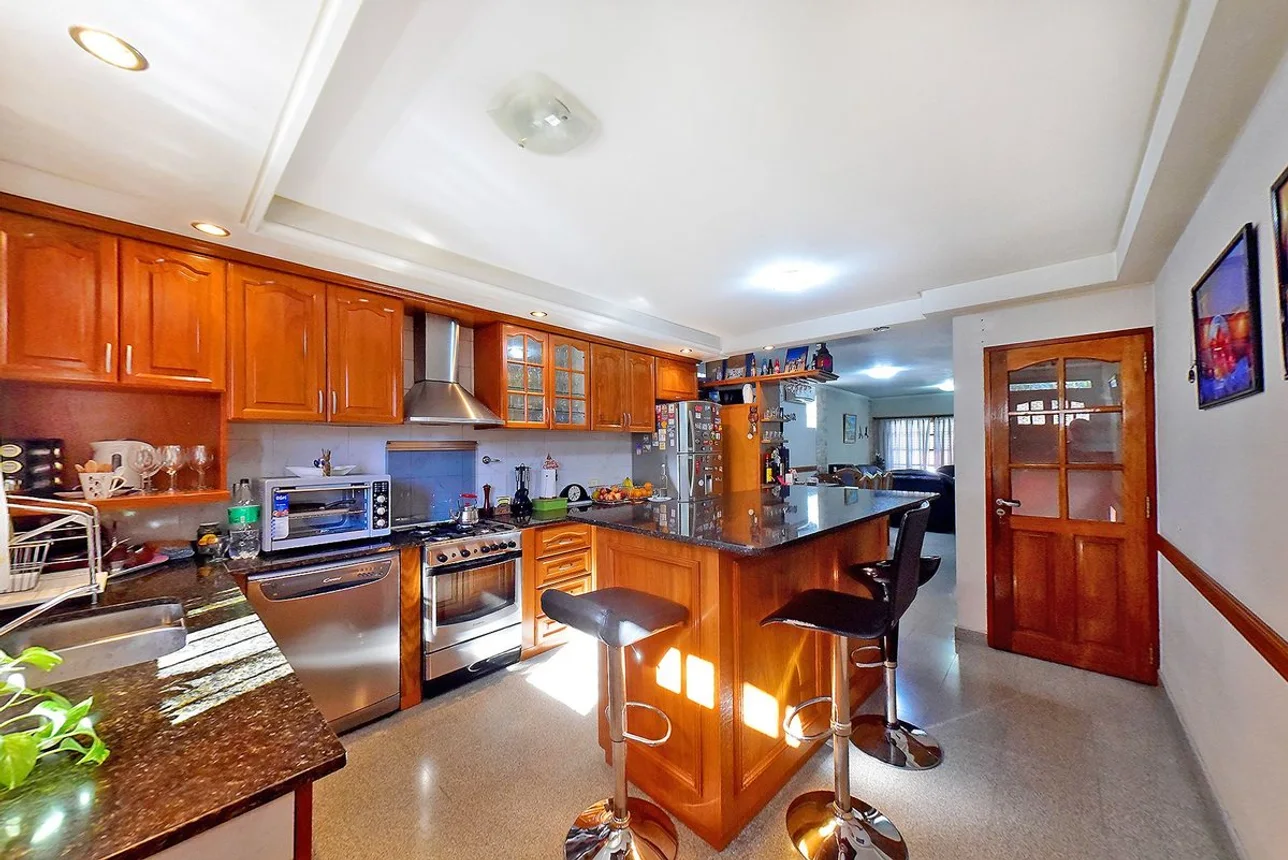 Casa premium hurlingham: 5 amb + quincho + parque, foto 1
