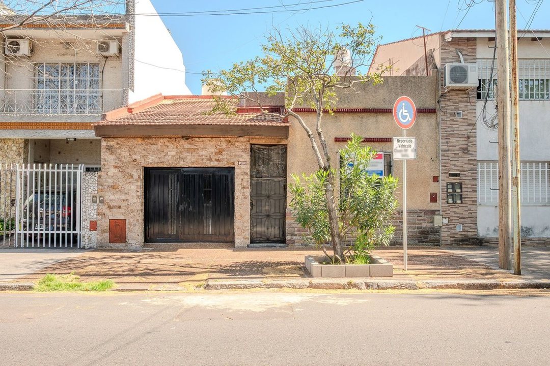VENTA CASA MULTIFAMILIAR  3 AMB + PH 3 AMB+QUINCHO