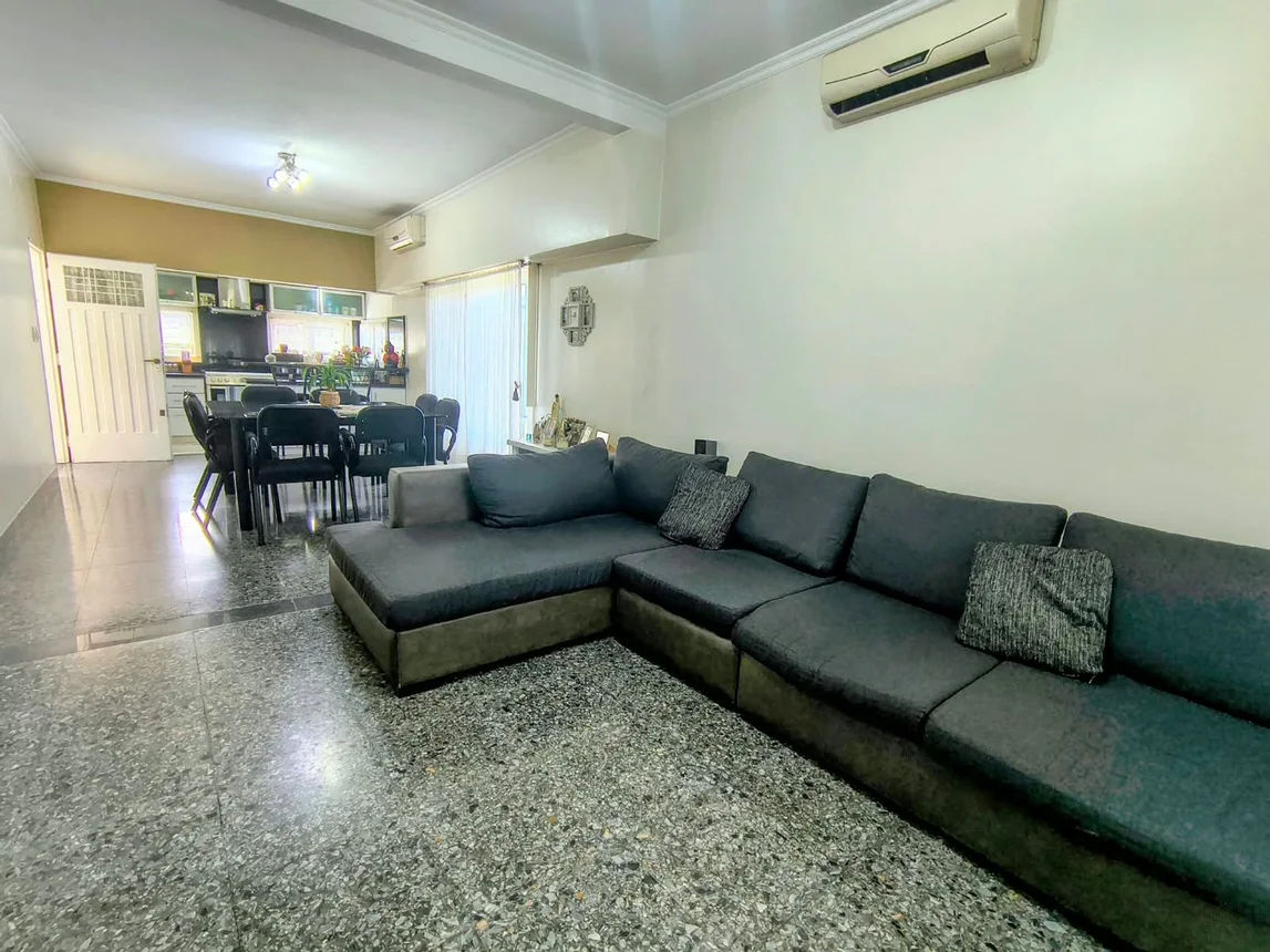 Casa de 4 ambientes en venta en Isidro Casanova, Madrid 2500, foto 2