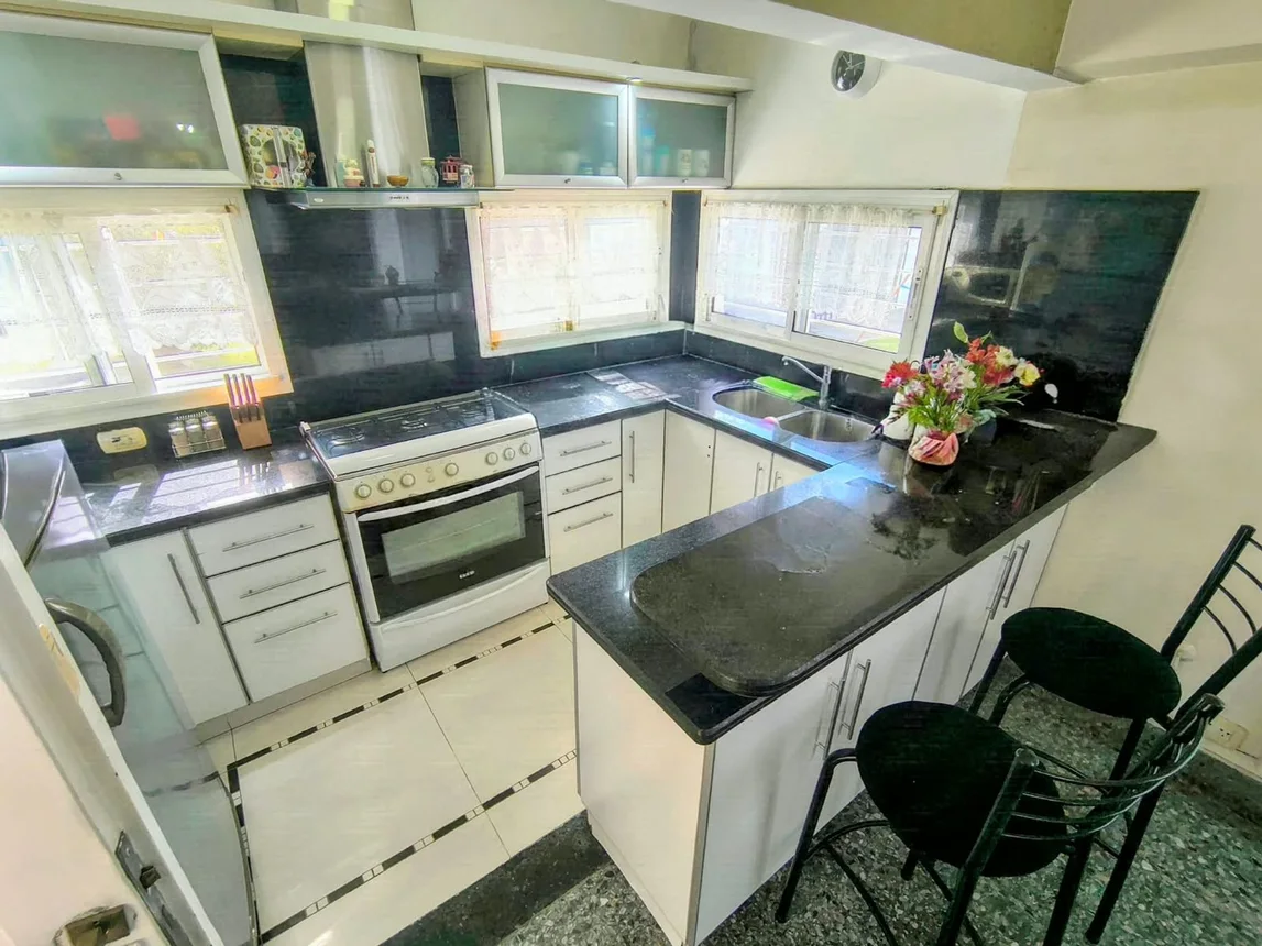Casa de 4 ambientes en venta en Isidro Casanova, Madrid 2500