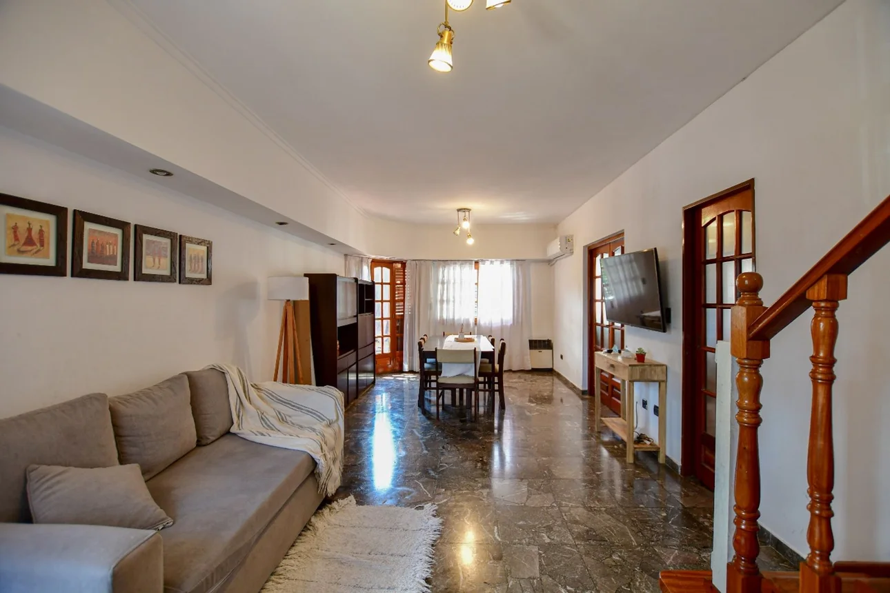 Casa en venta en La Plata, foto 2