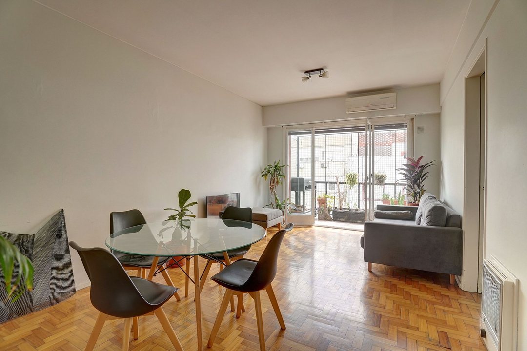 Depto 3 amb en venta Las Cañitas semipiso c/balcon