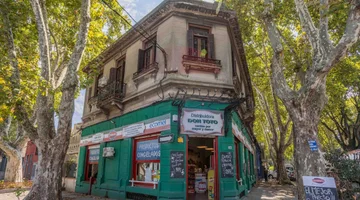 Venta de 3 Locales más Casa de Altos en Aguada