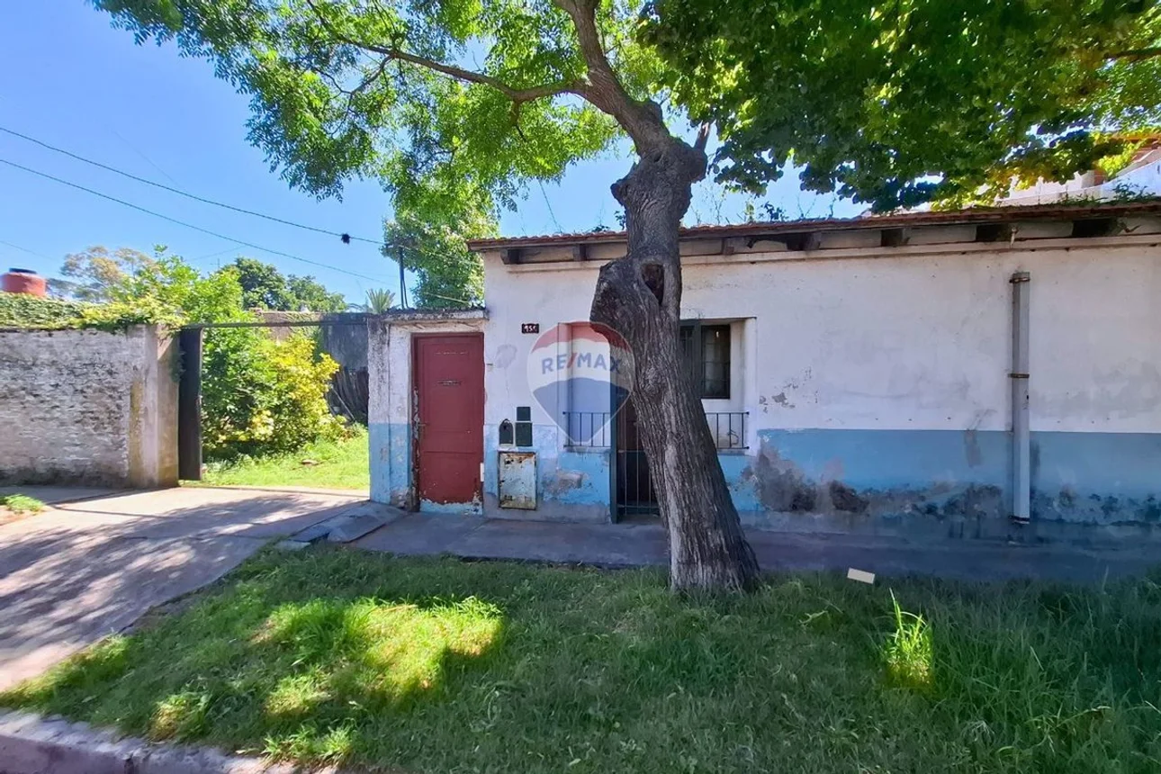 Casa en venta en Quilmes, foto 2